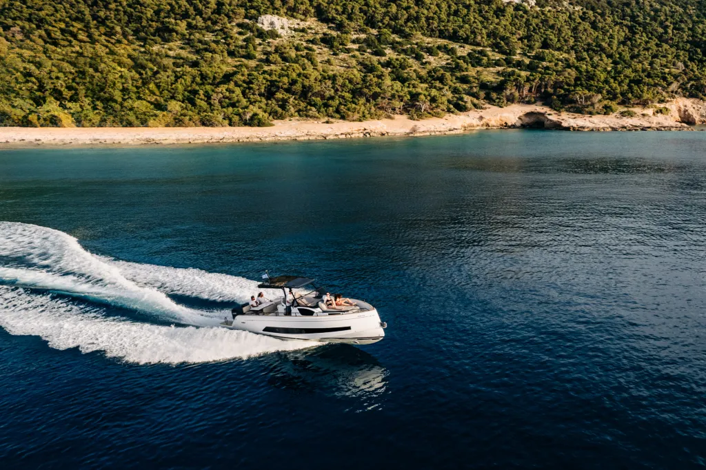 salpa-motorboat-athens.jpg