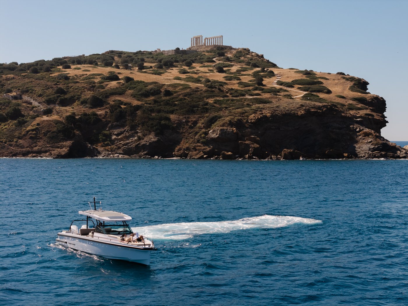 axopar-rental-athens.jpg